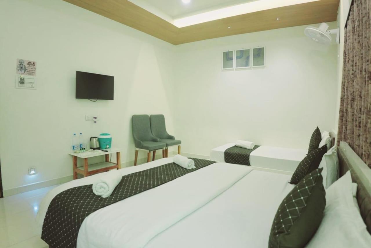 Hotel Ayodhya Virpur Exterior photo