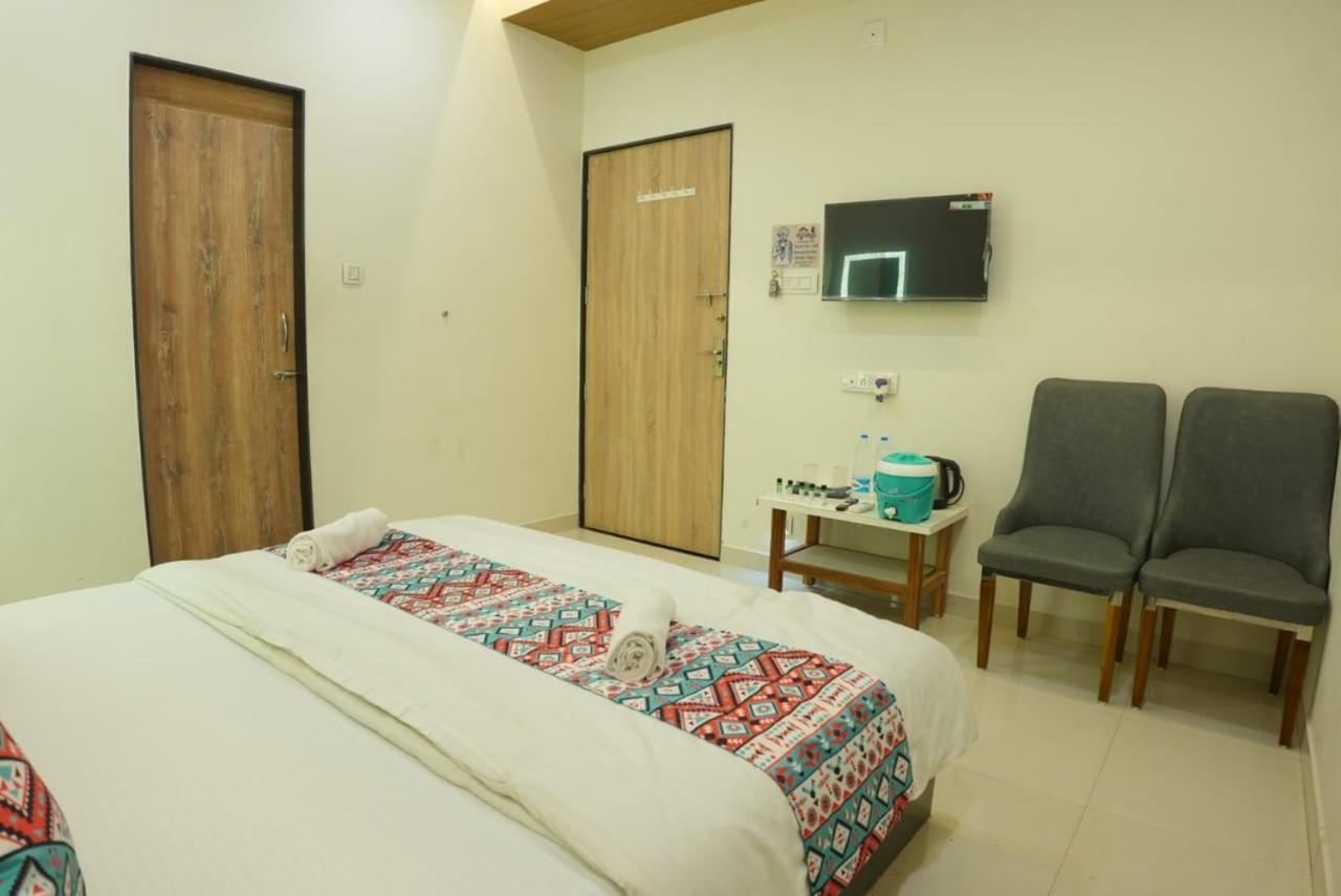 Hotel Ayodhya Virpur Exterior photo