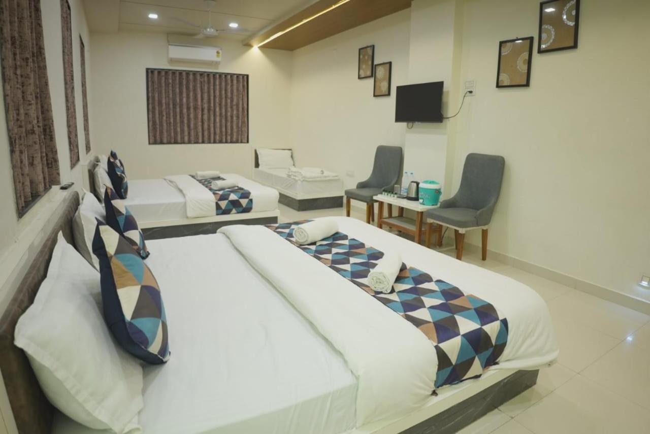 Hotel Ayodhya Virpur Exterior photo