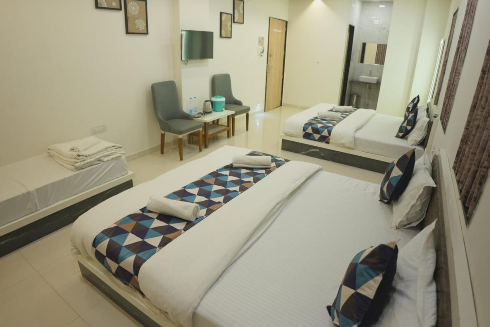 Hotel Ayodhya Virpur Exterior photo